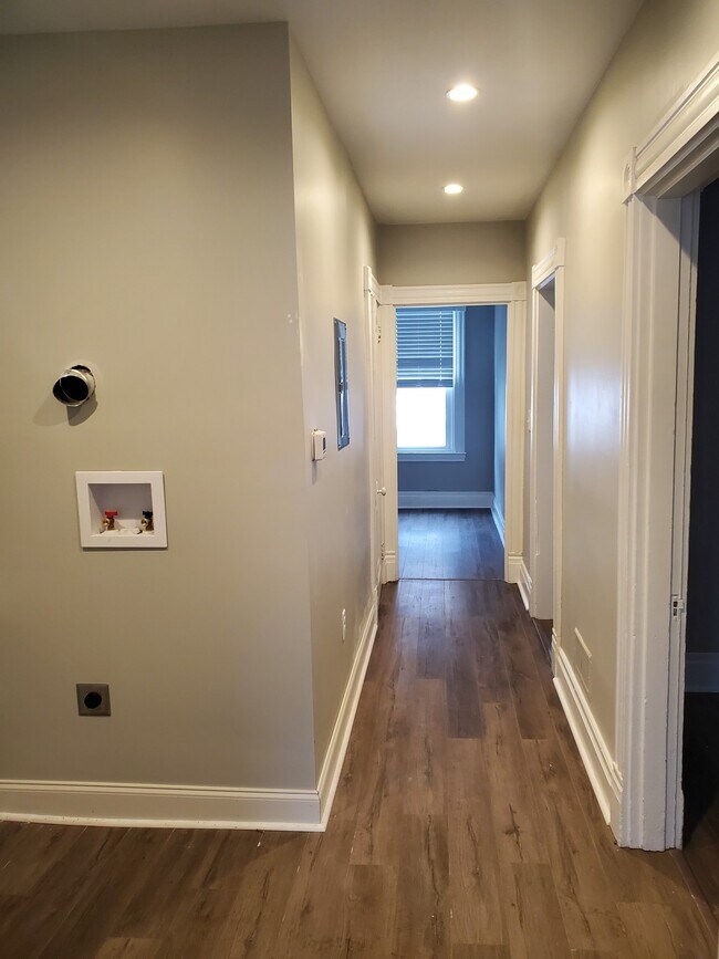 Building Photo - 109 Broad St