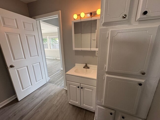 Foto del edificio - 2 Bedroom 1 Bath House in Rock Island