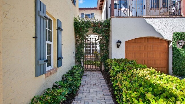 Building Photo - 1028 Coralina Ln