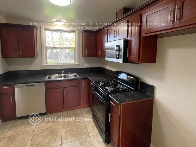 Foto del edificio - 2223 Juliesse Ave