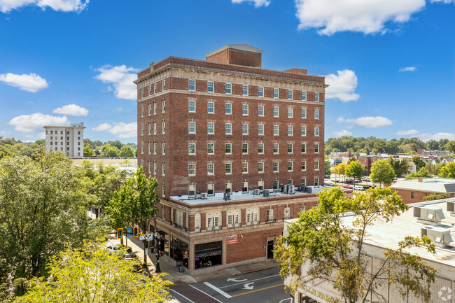 Foto del edificio - The Elliott Apartments