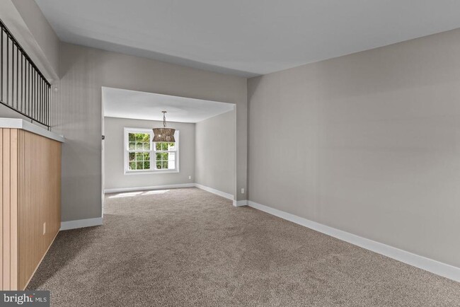 Building Photo - 203 Commonwealth Dr
