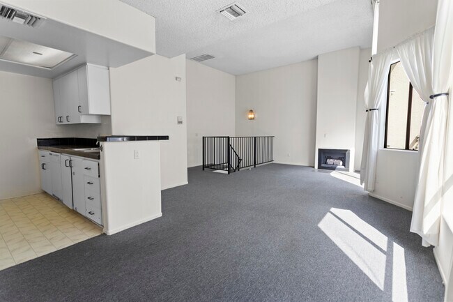 Building Photo - 1242 S Holt Ave