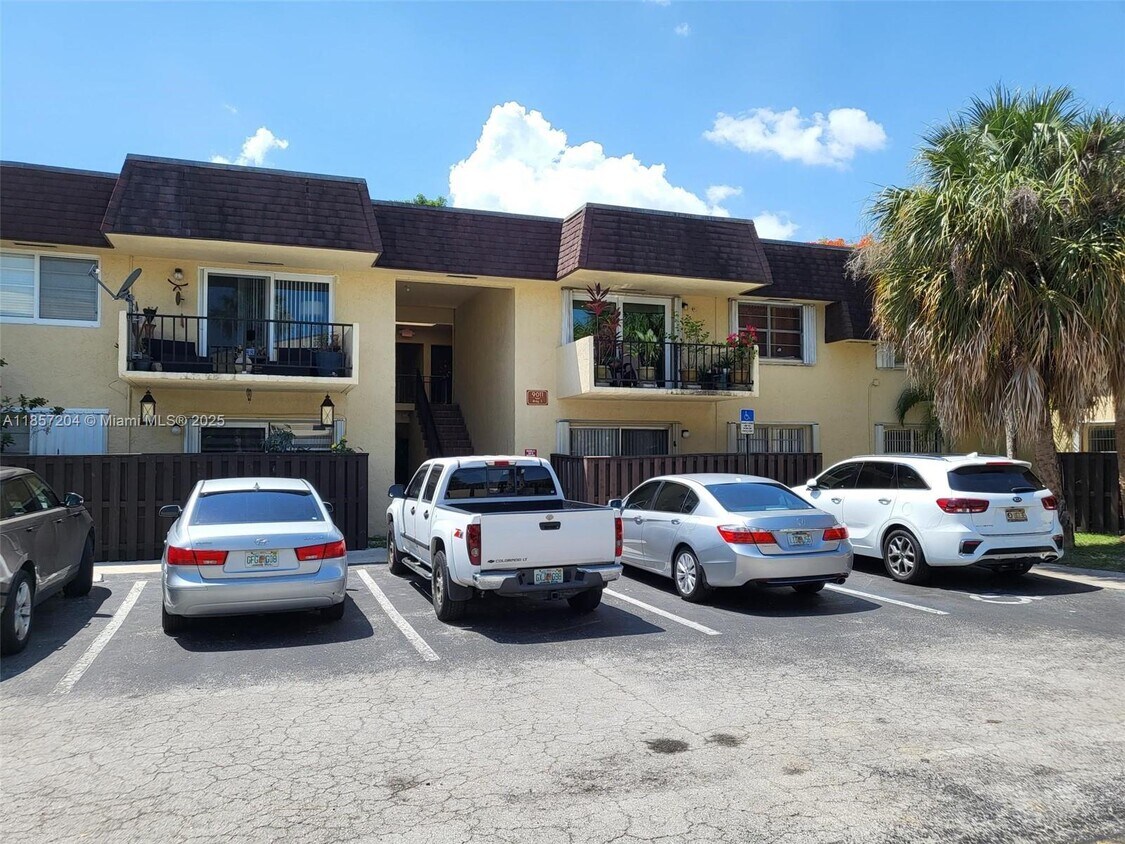 Foto principal - 9011 SW 138th St