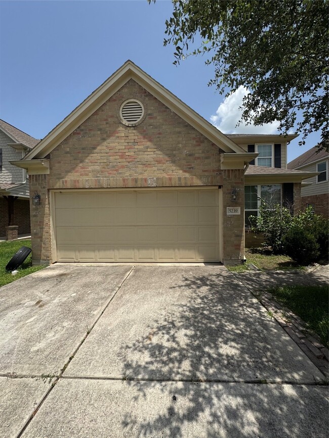 Building Photo - 5239 Rio Dr
