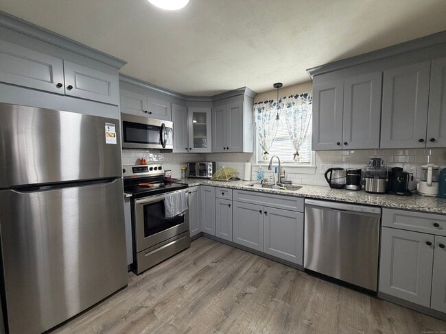 Building Photo - 128 Harlan St