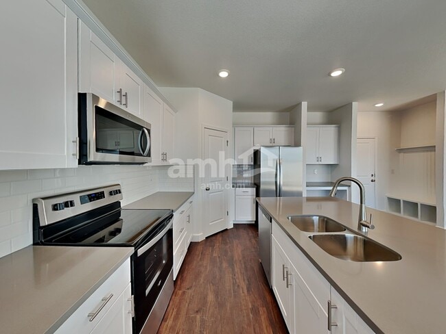 Building Photo - 8983 N 171st Dr