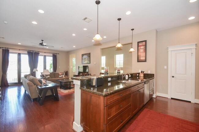 Foto del edificio - 2214 Radcliffe St