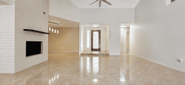 Building Photo - 13914 Bonnington Dr