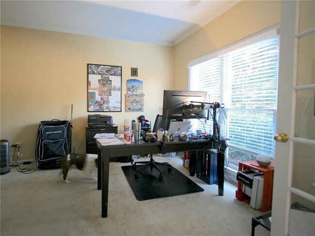 Building Photo - 1250 Rosewood Dr