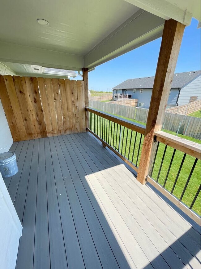 Foto del edificio - 9279-9281 N Fox Pointe Ct