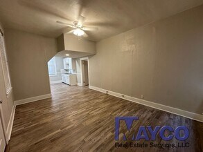 Building Photo - 2413 Creswell Ave