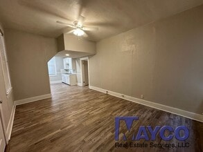 Building Photo - 2413 Creswell Ave