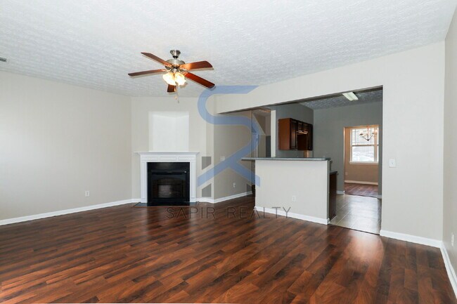 Building Photo - Modern All-Electric Living – Spacious 3BR/2.5BA in Rex