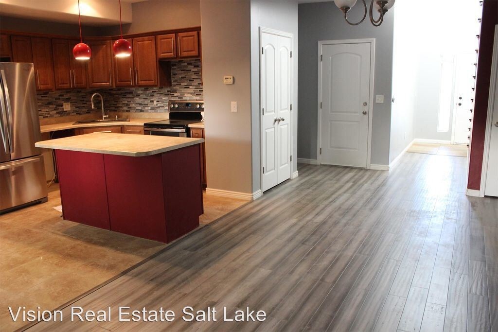 Building Photo - 3 br, 2.5 bath House - 2763 S 625 W