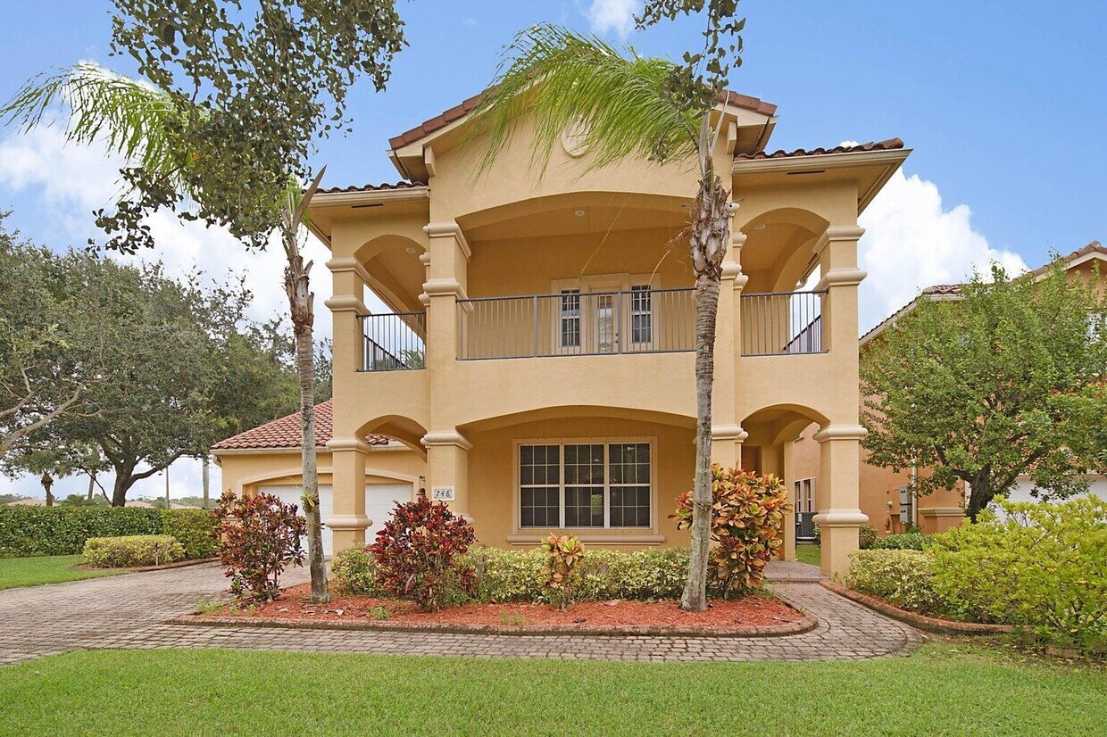 Foto principal - 748 Cresta Cir