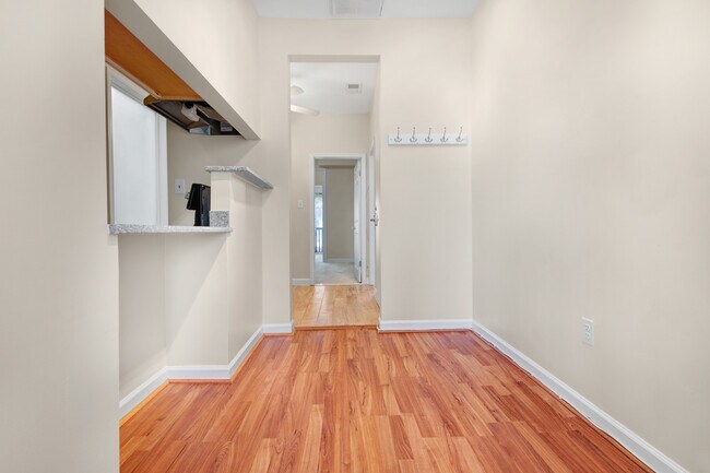 Foto del edificio - 2104 18th St NW