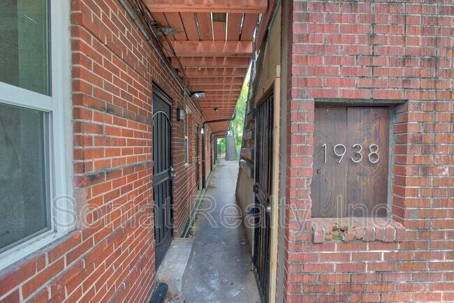 Building Photo - 1938 Jackson Ave