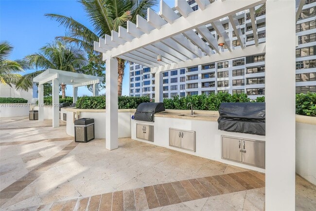 Foto del edificio - 3101 S Ocean Dr