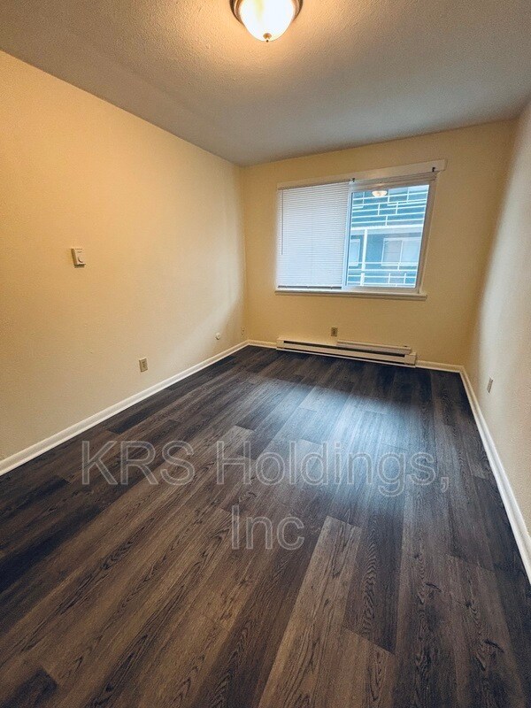 Foto del edificio - 8025 Elaine Ct