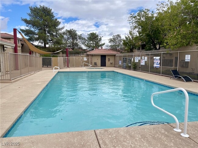 Foto del edificio - 7200 W Pirates Cove Rd