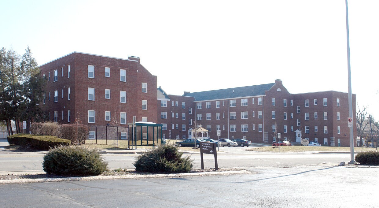 Foto del edificio - Constitution Gardens Apartments