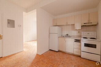 Building Photo - 539 Rue Prince Arthur O