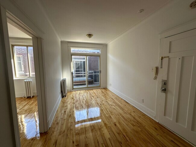 Photo du bâtiment - 2154-2160 rue Mont-Royal Est