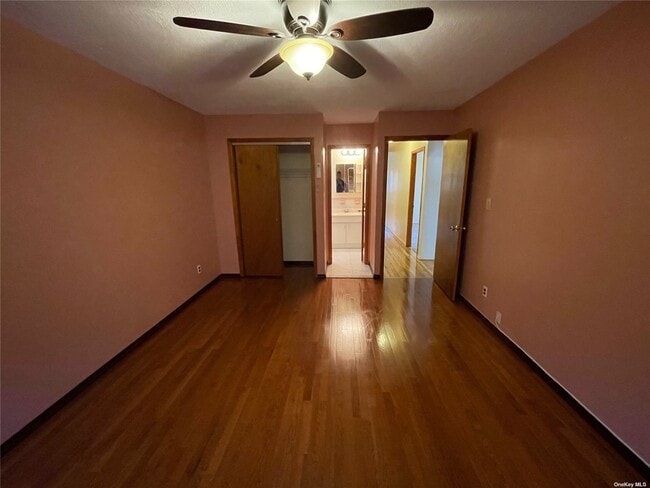 Foto del edificio - 948 East 100th Street