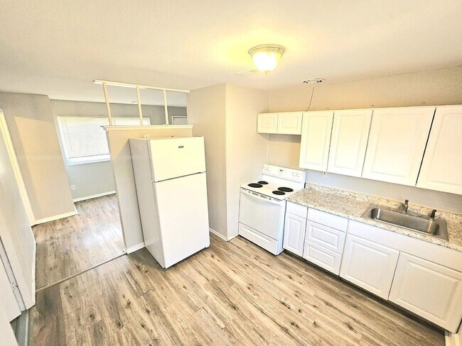 Foto del edificio - Amazing 3 Bedroom 1 Bathroom Home