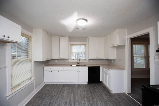 Building Photo - 2015 Franklin St