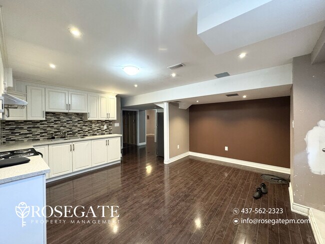 Photo du bâtiment - All-Inclusive 2-Bedroom Basement Apartment with Private Outdoor Space in Brampton