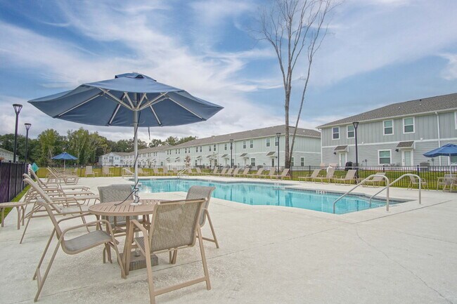 Building Photo - Don’t Miss This 3BR Townhome in North Pensacola — Garage, Modern Finishes, Community Pool & Easy ...
