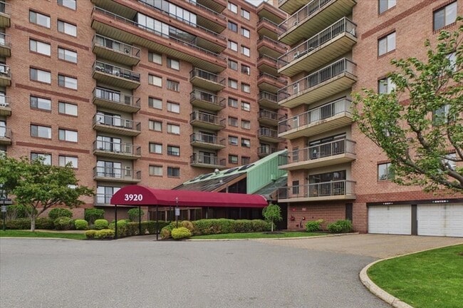 Building Photo - 3920 Mystic Valley Pkwy