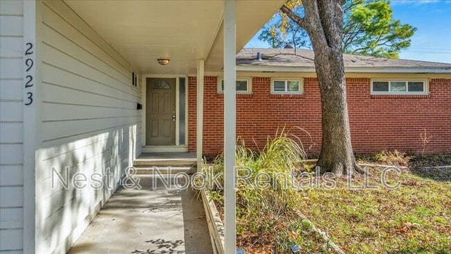 Foto del edificio - 2923 S Irvington Ave