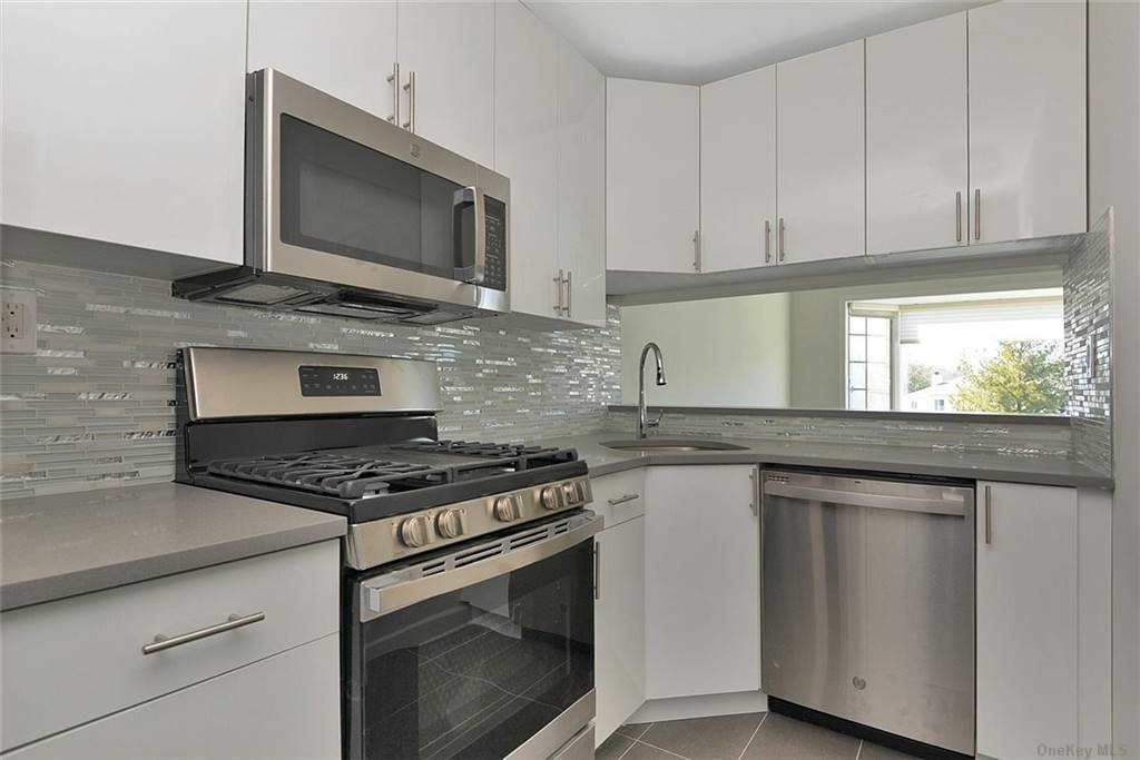 Primary Photo - 241 Oak Park Dr