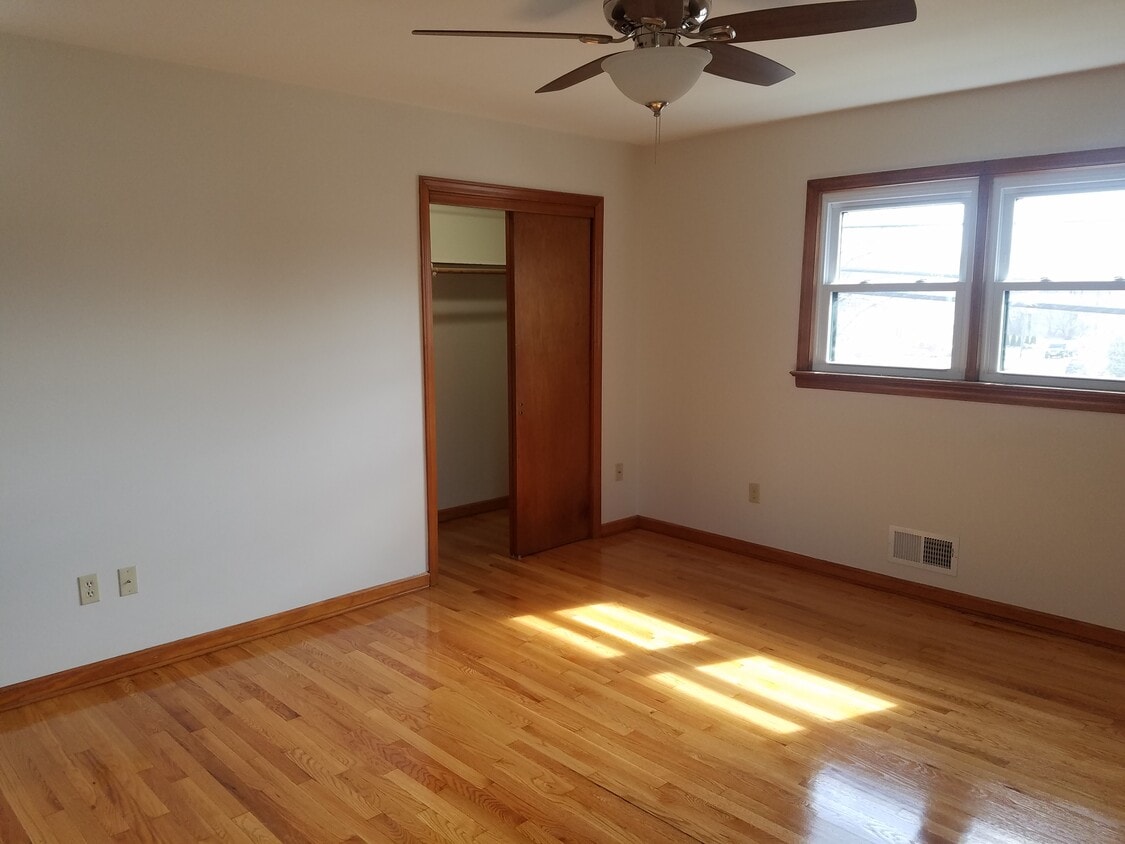 1216 W Camplain Rd, Manville, NJ 08835 Apartments in Manville, NJ