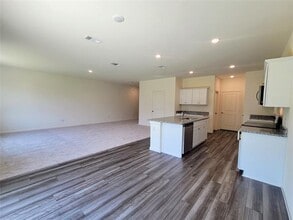 Building Photo - 2101 Revere Dr