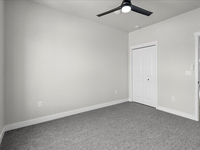 Foto del edificio - 8 Jaro Wy