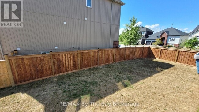 Building Photo - 218 Roy Dr.