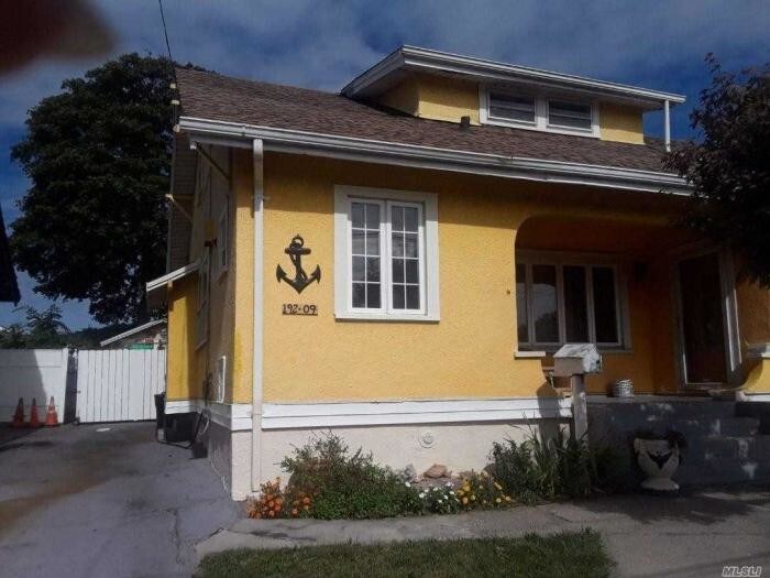 Primary Photo - 2 bedroom in St. Albans NY 11412