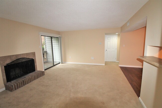Building Photo - 1 Bedroom Condo in South Park