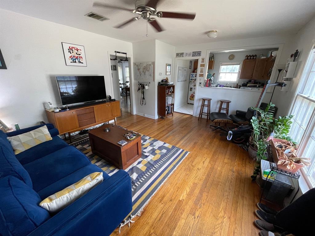 Primary Photo - 2109 E 20th St