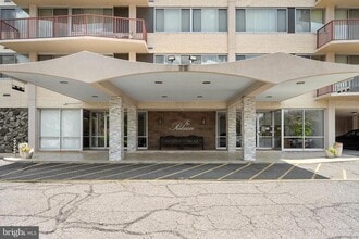 Building Photo - 5353 Columbia Pike