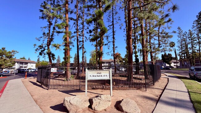 Foto del edificio - 4890 N Backer Ave