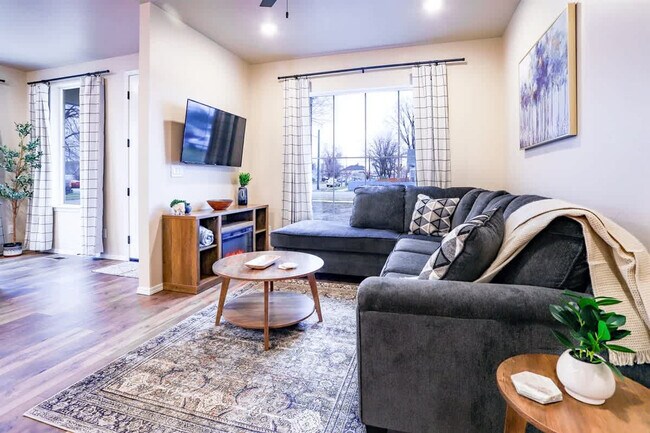 Foto del edificio - 609 N Kimball Ave