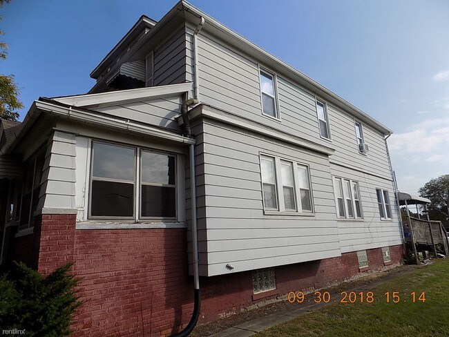 Building Photo - 1 br, 1 bath  - 337 Eureka Rd Apt 2