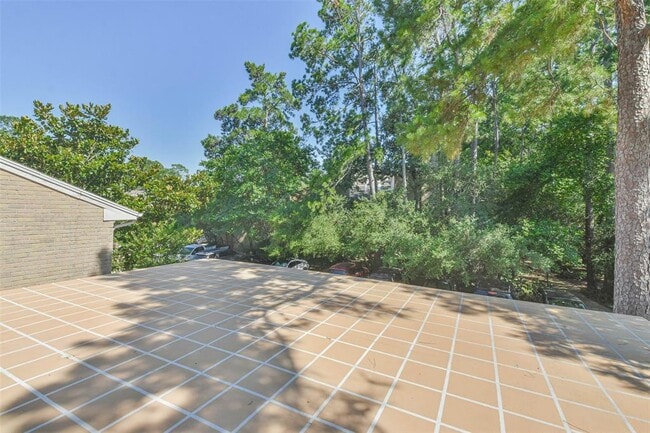 Building Photo - 201 Vanderpool Ln