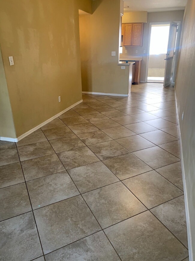 Photo - "Charming 2-Bed, 2-Bath Gem in Prime Phoenix Location with 900 Sq Ft of Comfort!" Apartment