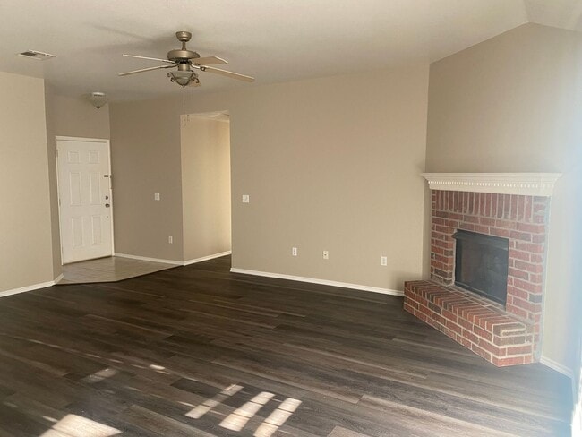 Building Photo - 3 Bedroom 2 Bath Home In Owasso School Dis...